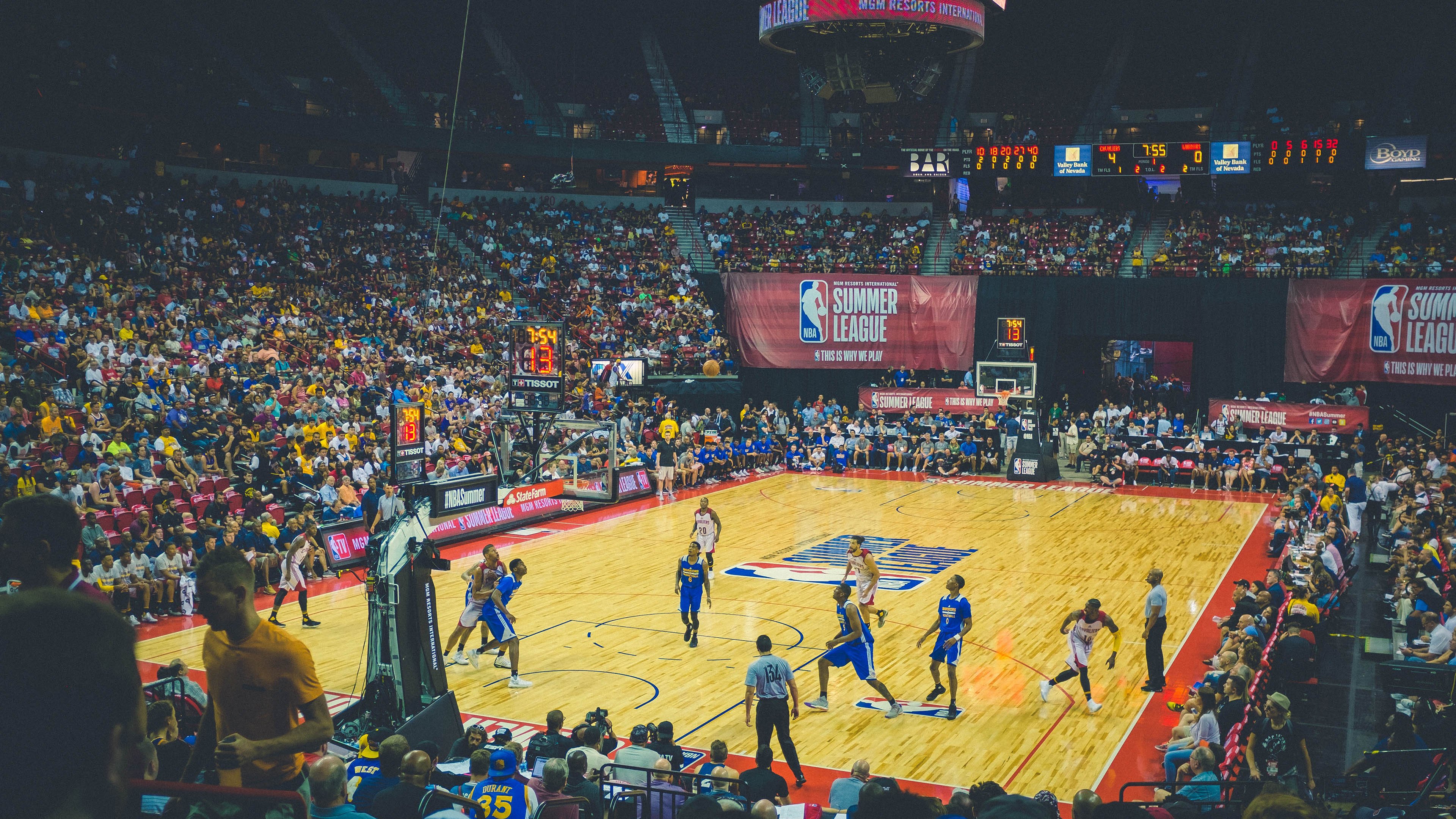 篮球赛场焦点！瑞士队对阵葡萄牙队，主力缺阵，替补球员挺身而出